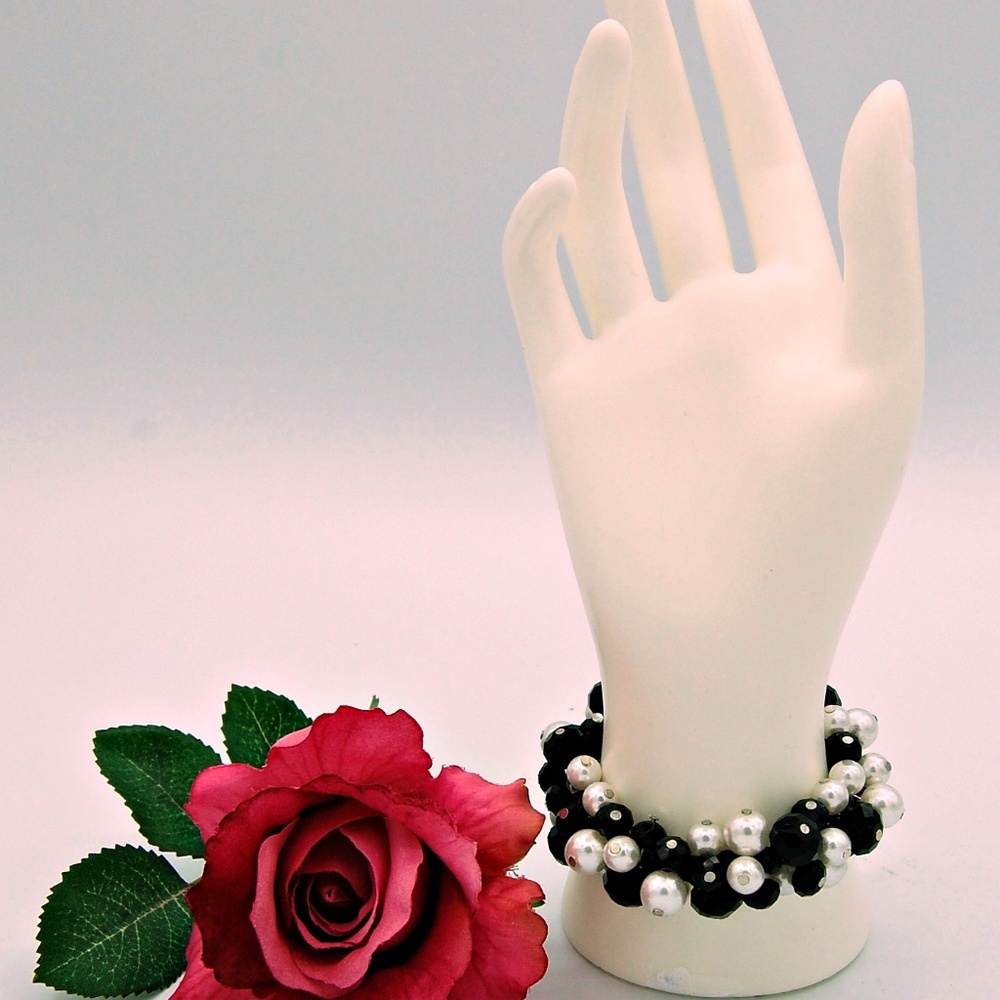 White House Black Market Stretch Bead Bracelet NWT - Picture 5 of 5